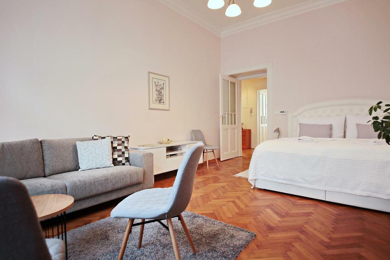 Apartment In The Heart Of Prague Exterior photo